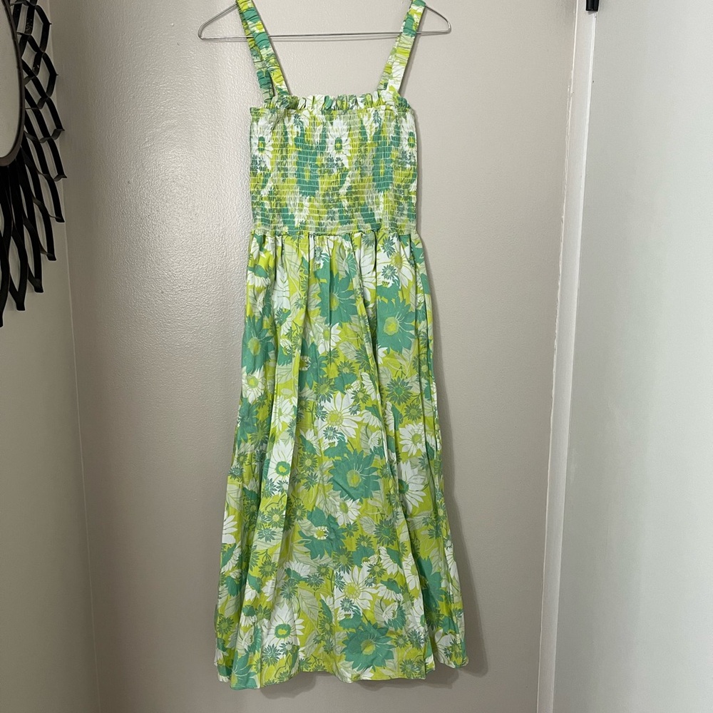Coco and Jaimeson | Floral Smocked Midi Dress. Printed Poplin Pattern - Picture 3 of 9